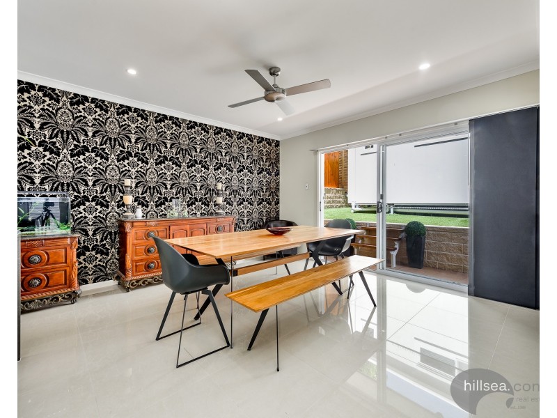 14 Akoonah Street, Hope Island QLD 4212