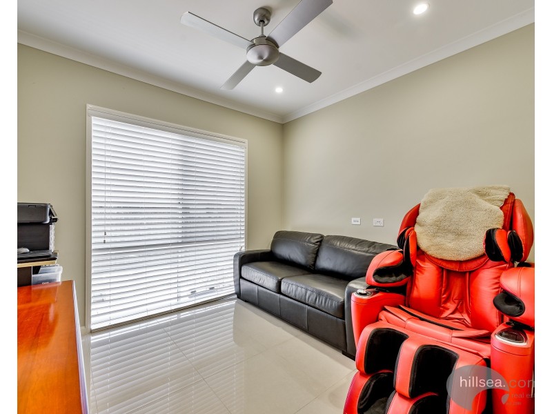 14 Akoonah Street, Hope Island QLD 4212