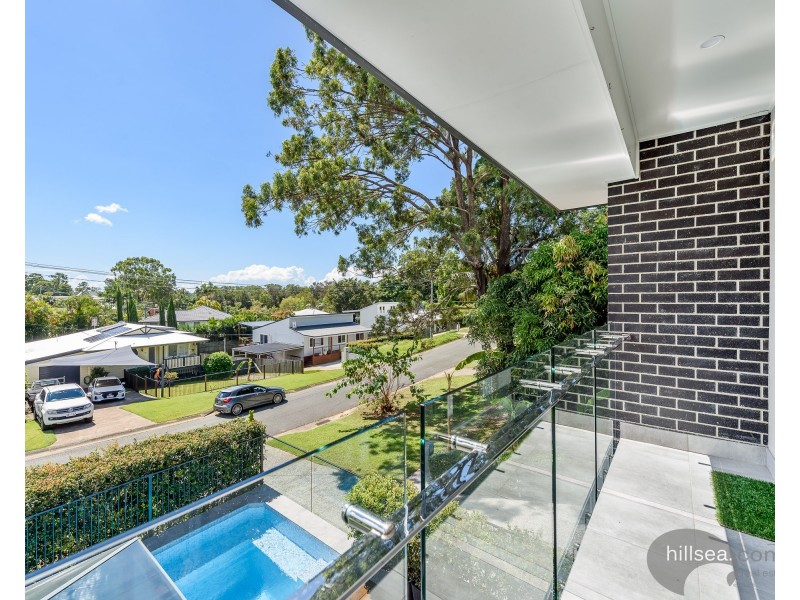 14 Akoonah Street, Hope Island QLD 4212