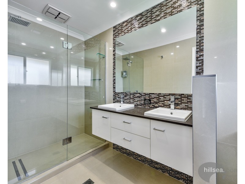 14 Akoonah Street, Hope Island QLD 4212