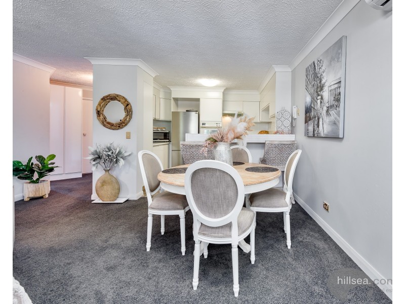 17/48 The Esplanade, Paradise Point QLD 4216