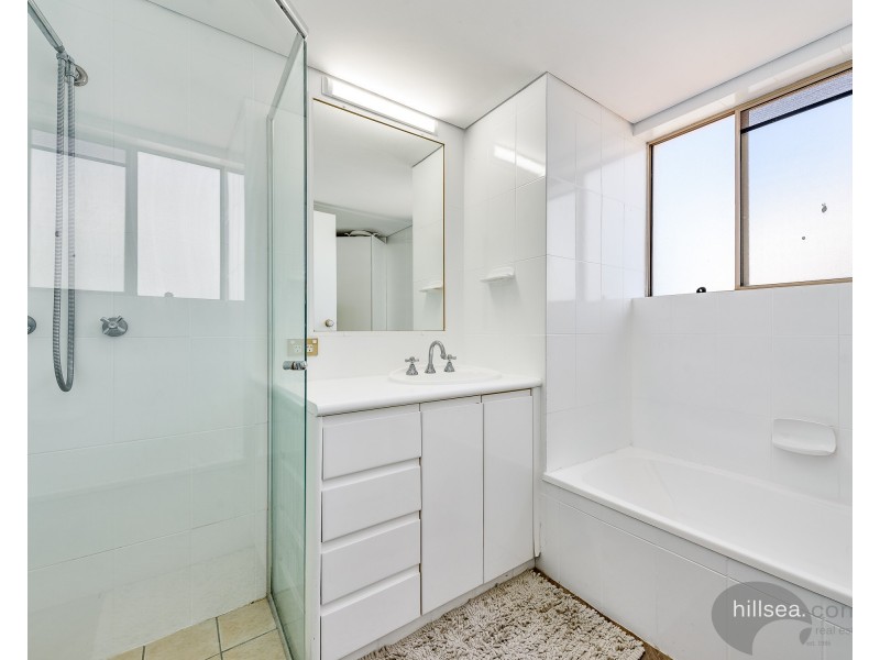 17/48 The Esplanade, Paradise Point QLD 4216