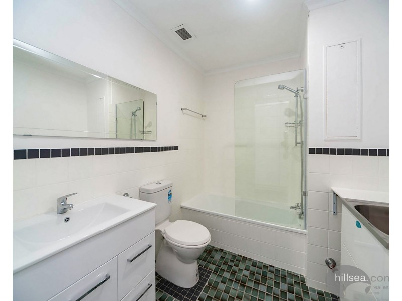 10/106 Bayview Street, Runaway Bay QLD 4216