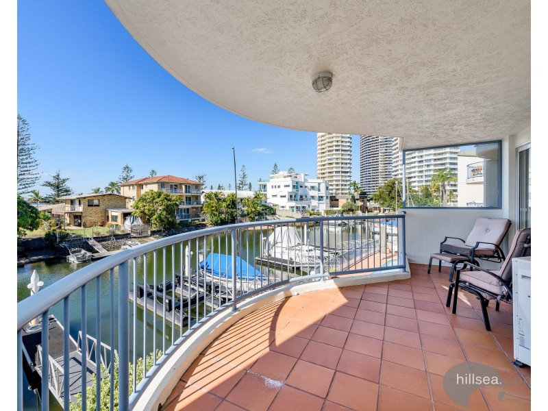 10/9-13 Madang Crescent, Runaway Bay QLD 4216
