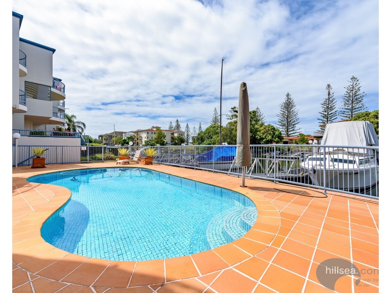 10/9-13 Madang Crescent, Runaway Bay QLD 4216