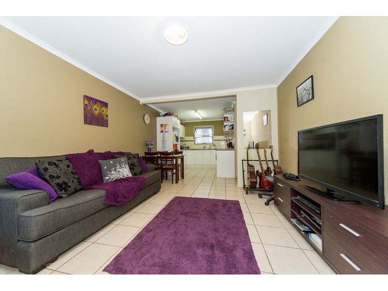 2/149 Frank Street, Labrador QLD 4215