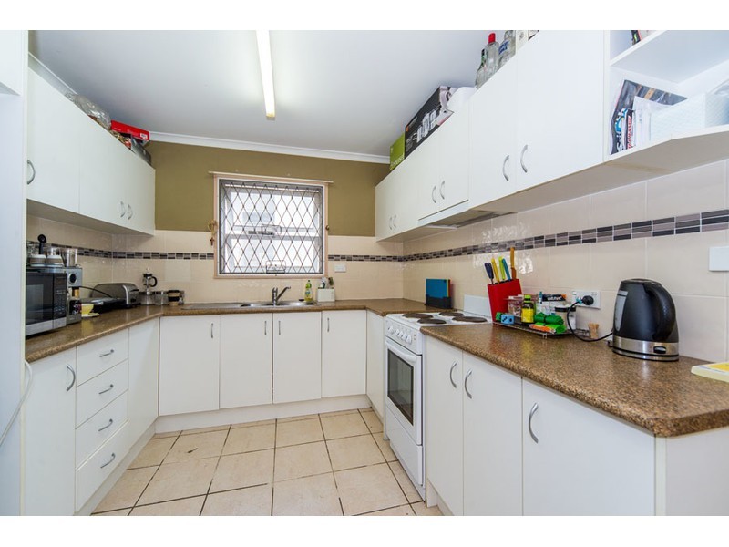 2/149 Frank Street, Labrador QLD 4215