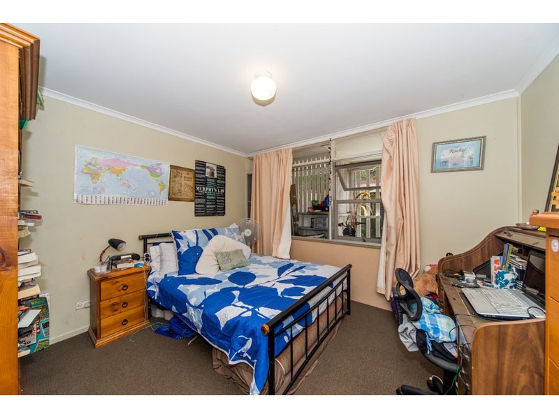 2/149 Frank Street, Labrador QLD 4215