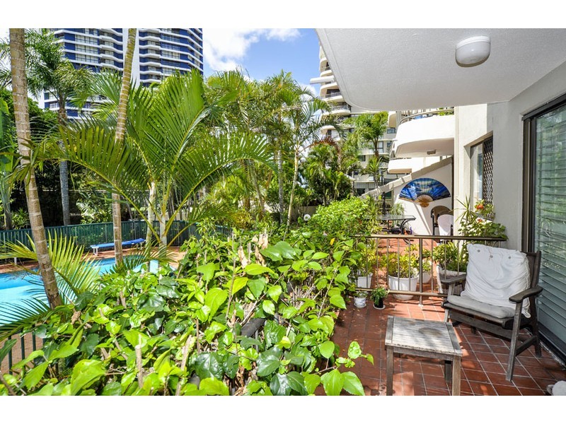 6/9 Bayview Street, Runaway Bay QLD 4216