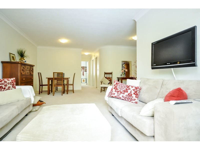 6/9 Bayview Street, Runaway Bay QLD 4216