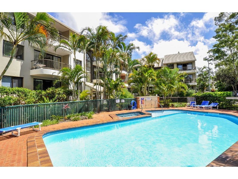 6/9 Bayview Street, Runaway Bay QLD 4216