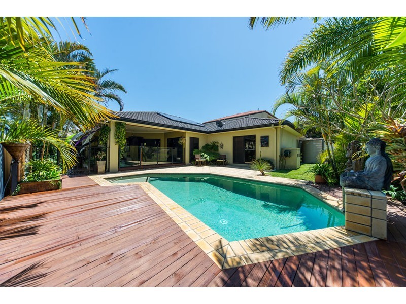 24 Golden Bear Drive, Arundel QLD 4214