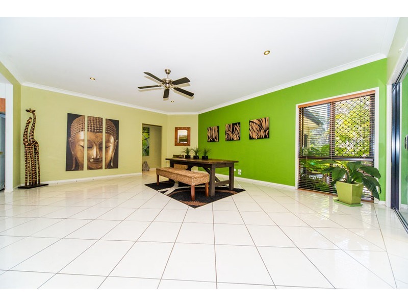 24 Golden Bear Drive, Arundel QLD 4214