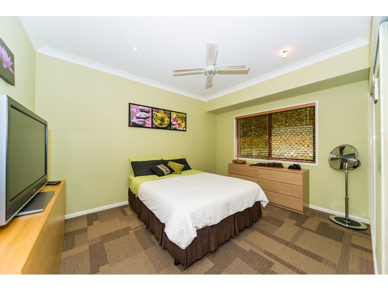 24 Golden Bear Drive, Arundel QLD 4214