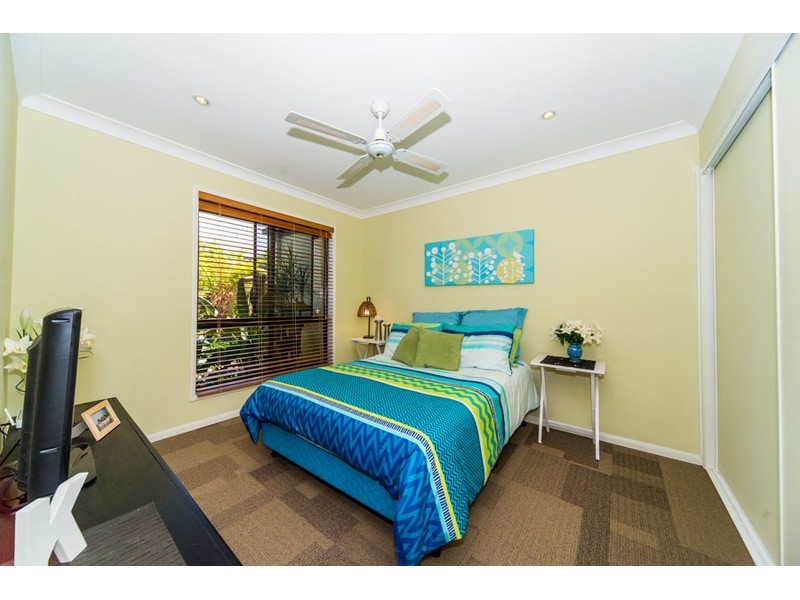 24 Golden Bear Drive, Arundel QLD 4214