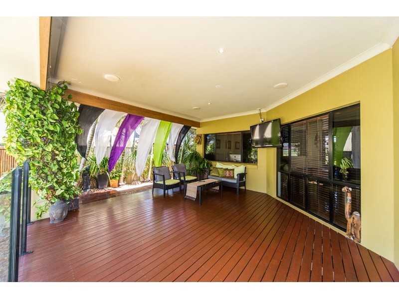 24 Golden Bear Drive, Arundel QLD 4214