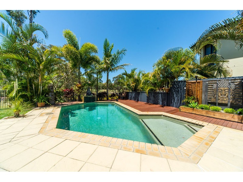 24 Golden Bear Drive, Arundel QLD 4214