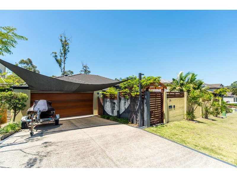 24 Golden Bear Drive, Arundel QLD 4214