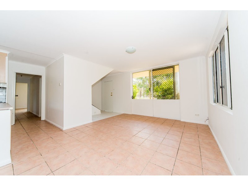 49 Woomera Crescent, Southport QLD 4215