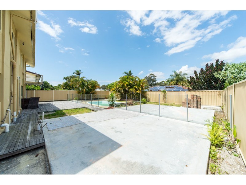 49 Woomera Crescent, Southport QLD 4215