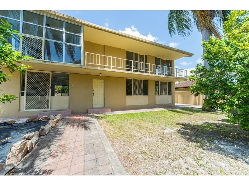 49 Woomera Crescent, Southport QLD 4215