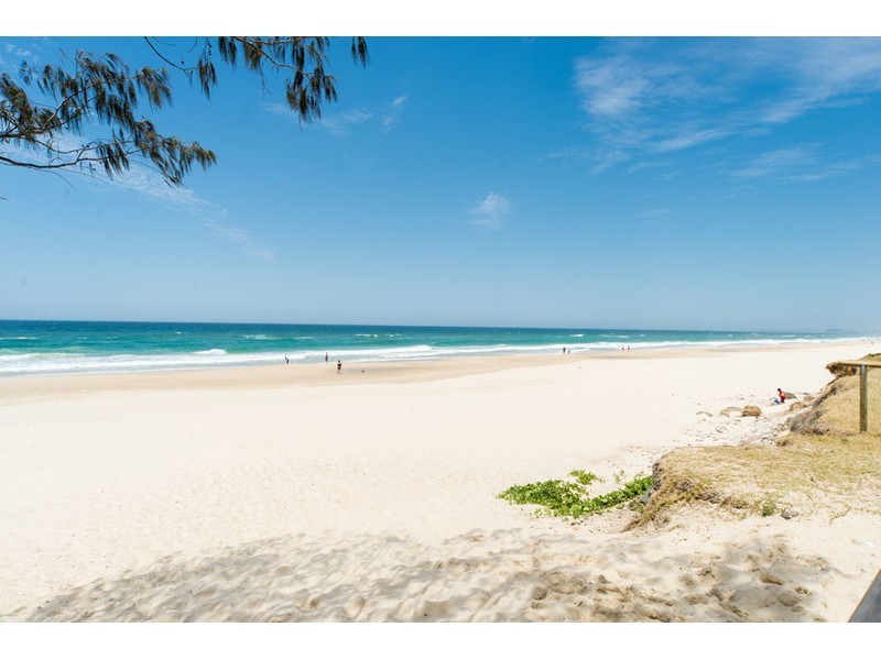 2/37 Breaker Street, Main Beach QLD 4217