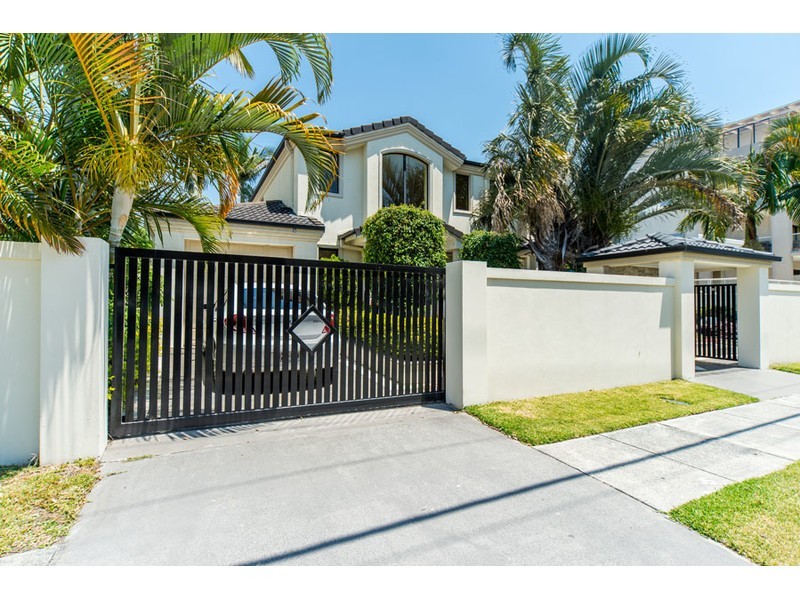 1/10 Bradford Street, Labrador QLD 4215