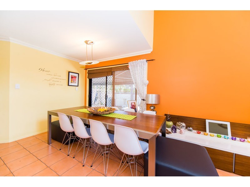 2/10 Bradford Street, Labrador QLD 4215