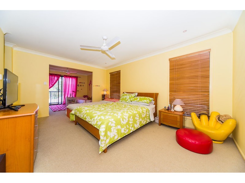 2/10 Bradford Street, Labrador QLD 4215