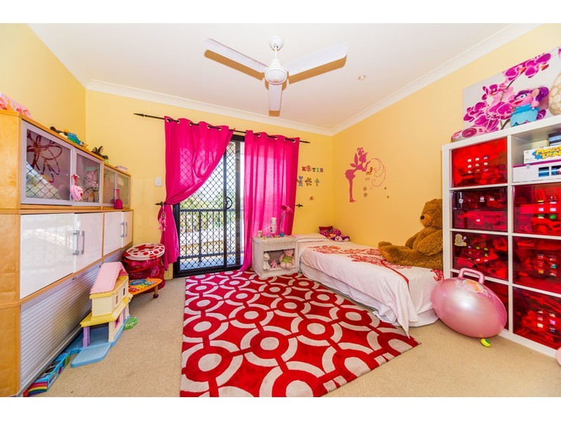 2/10 Bradford Street, Labrador QLD 4215