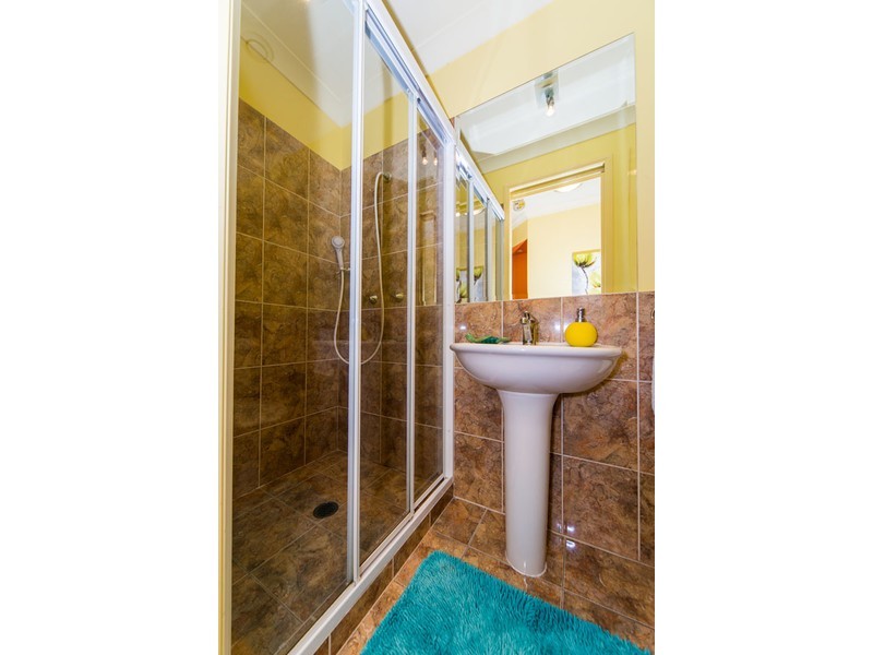 2/10 Bradford Street, Labrador QLD 4215