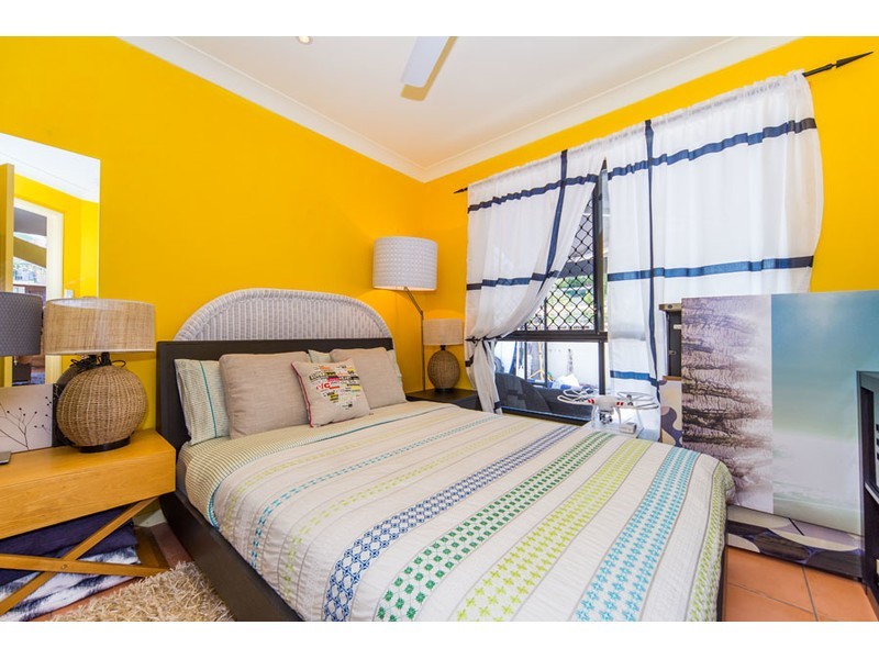 2/10 Bradford Street, Labrador QLD 4215