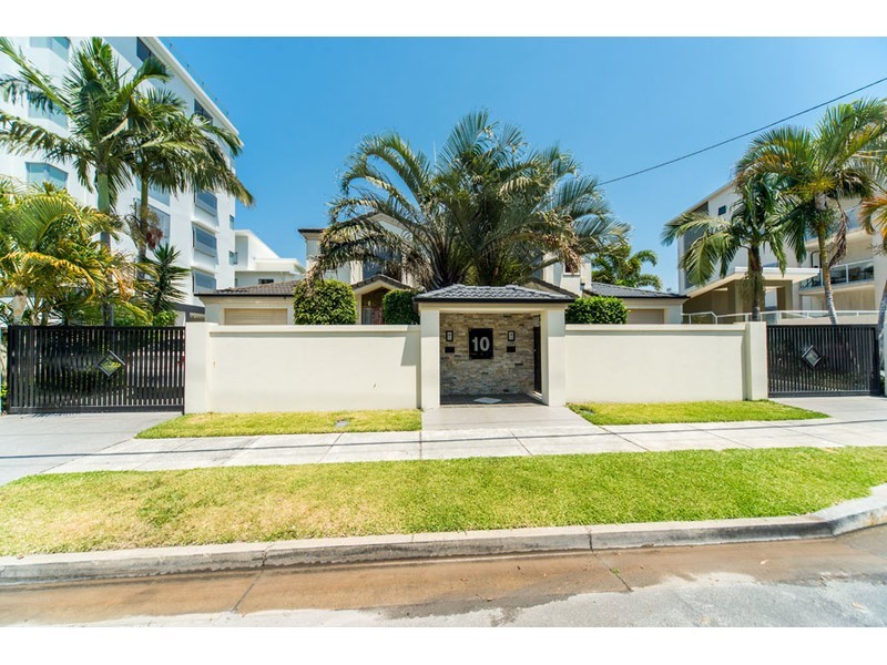 2/10 Bradford Street, Labrador QLD 4215