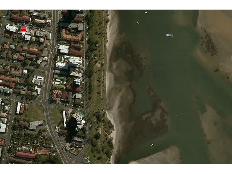 2/10 Bradford Street, Labrador QLD 4215