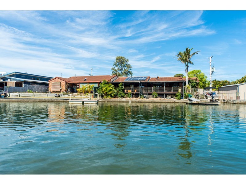 2/20 Stradbroke Street, Biggera Waters QLD 4216