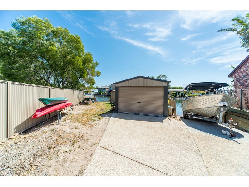 2/20 Stradbroke Street, Biggera Waters QLD 4216