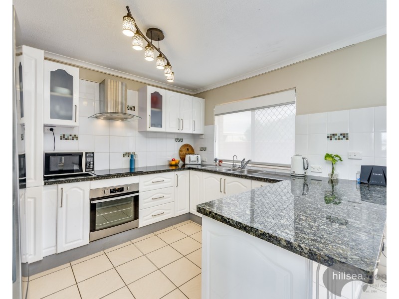 4/106 Bayview Street, Runaway Bay QLD 4216