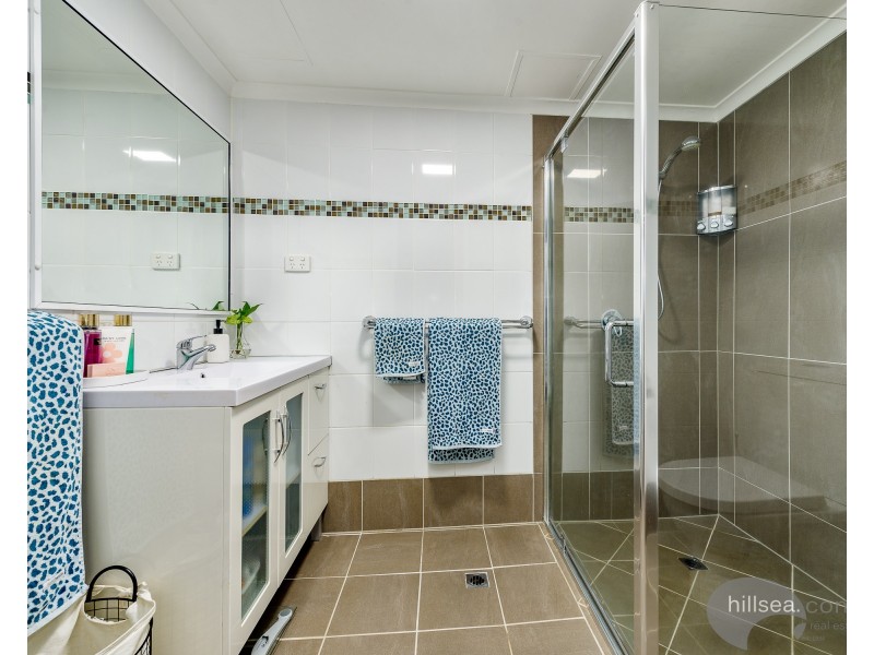 4/106 Bayview Street, Runaway Bay QLD 4216