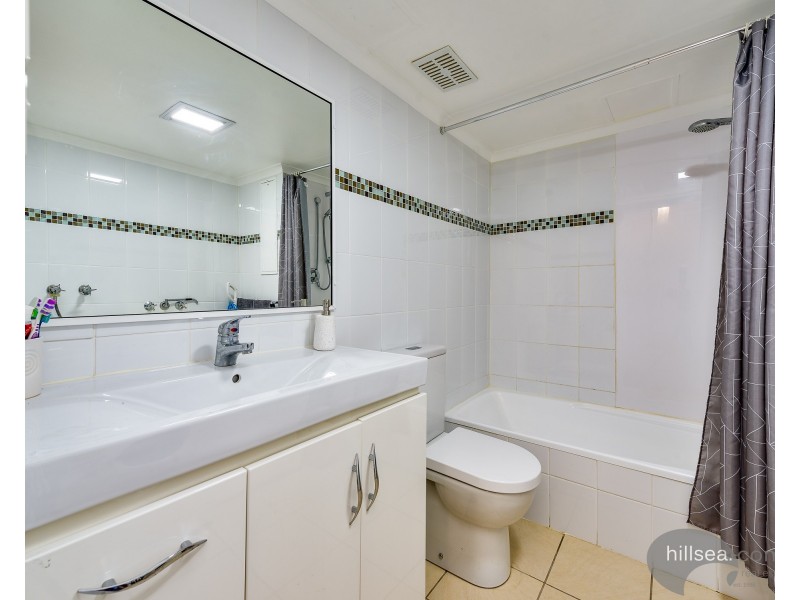 4/106 Bayview Street, Runaway Bay QLD 4216