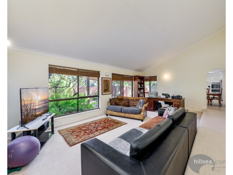 121 Columbus Drive, Hollywell QLD 4216