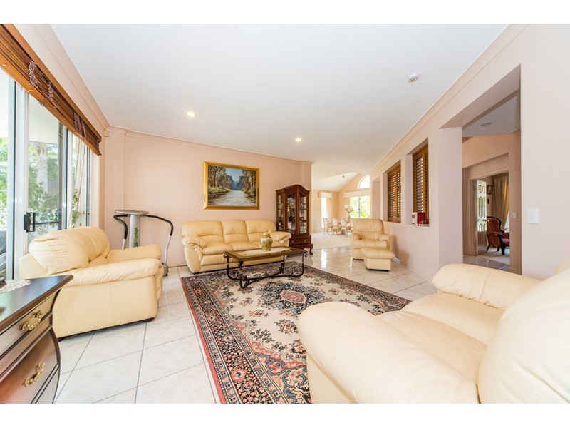 7 Oyster Cove Promenade, Helensvale QLD 4212