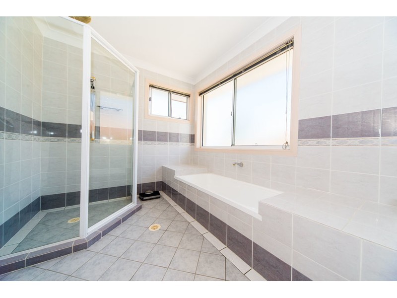 7 Oyster Cove Promenade, Helensvale QLD 4212