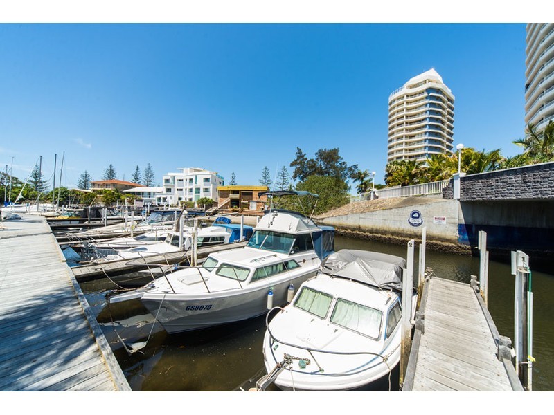 9/37 Bayview Street, Runaway Bay QLD 4216