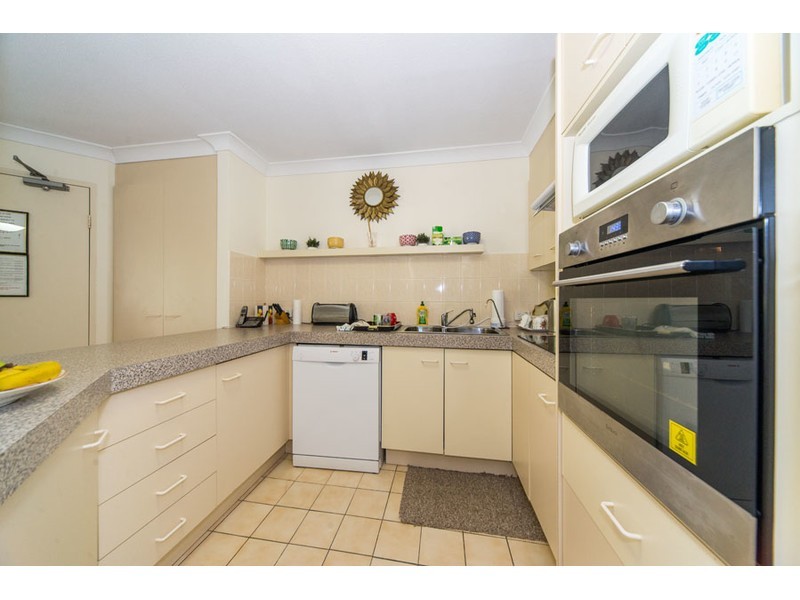 9/37 Bayview Street, Runaway Bay QLD 4216