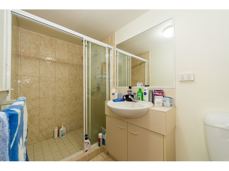 9/37 Bayview Street, Runaway Bay QLD 4216