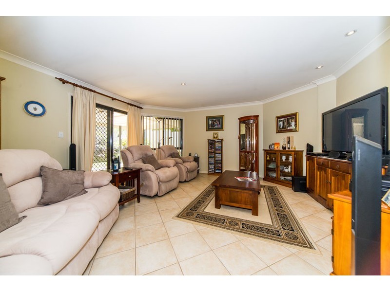 9 Tee Trees Boulevard, Arundel QLD 4214