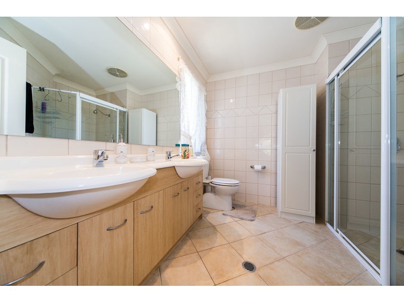 9 Tee Trees Boulevard, Arundel QLD 4214