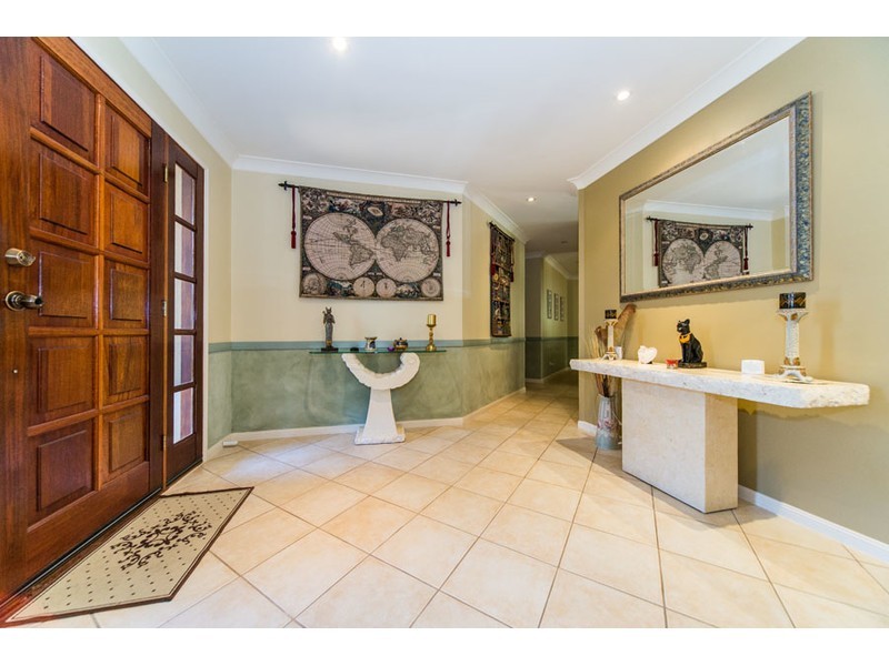 9 Tee Trees Boulevard, Arundel QLD 4214