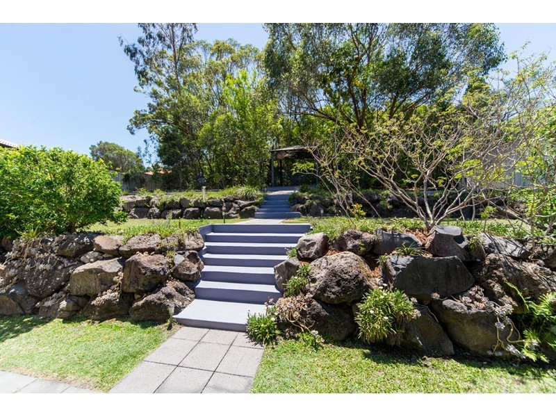 9 Tee Trees Boulevard, Arundel QLD 4214