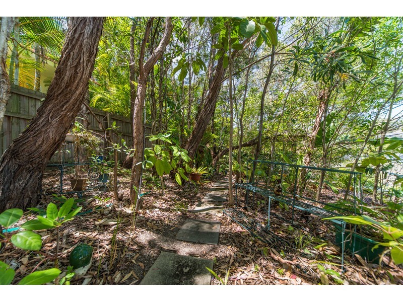 9 Tee Trees Boulevard, Arundel QLD 4214